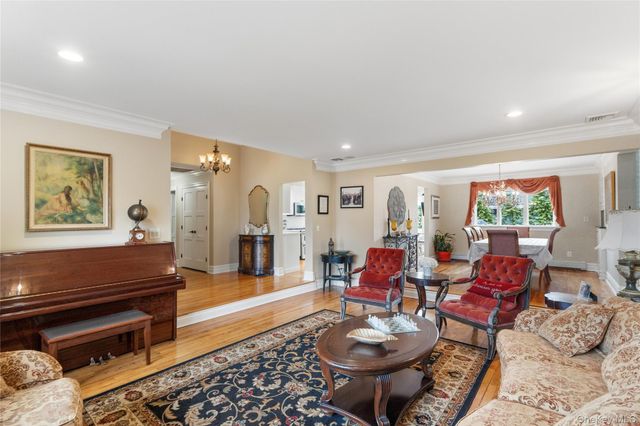 30 Jeanette Drive, Massapequa, NY 11758