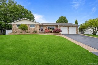 30 Jeanette Drive, Massapequa, NY 11758