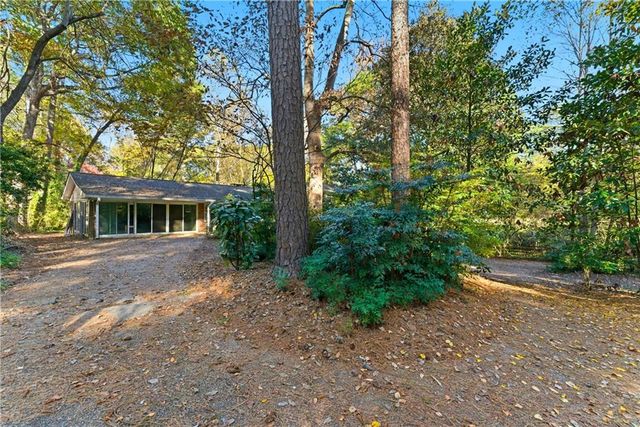 1215 Pebblebrook SE Road, Mableton, GA 30126