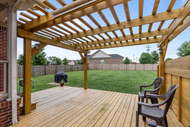 100 Dove Run Circle, Georgetown, KY 40324