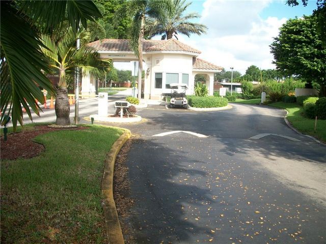 1000 SAINT CHARLES Place 701, Pembroke Pines, FL 33026