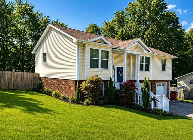 805 Leigh Ann Dr, Clarksville, TN 37042