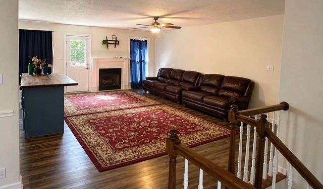 805 Leigh Ann Dr, Clarksville, TN 37042