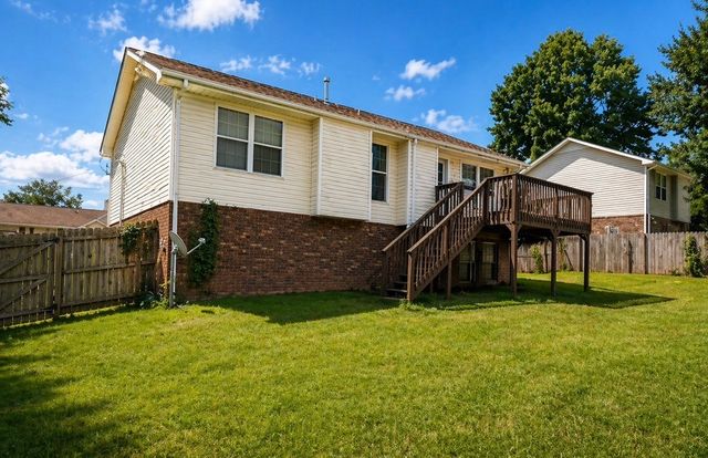 805 Leigh Ann Dr, Clarksville, TN 37042