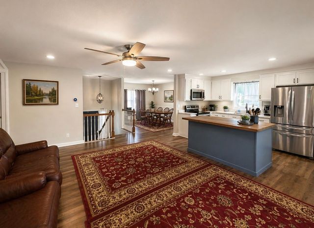 805 Leigh Ann Dr, Clarksville, TN 37042