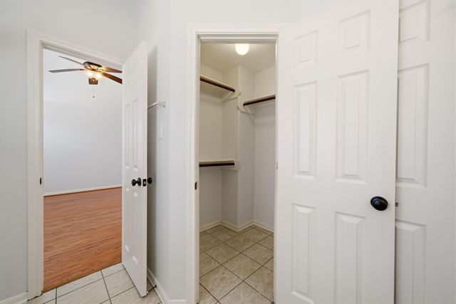 218 Plaza Del Sol Park, Houston, TX 77020