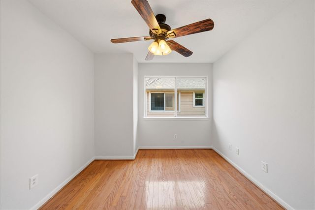 218 Plaza Del Sol Park, Houston, TX 77020