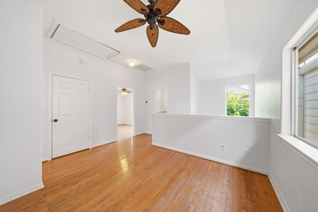 218 Plaza Del Sol Park, Houston, TX 77020