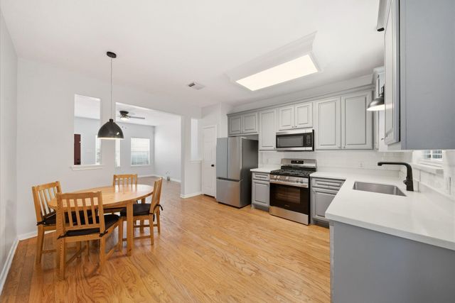 218 Plaza Del Sol Park, Houston, TX 77020