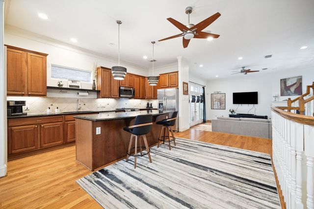 1004 Stanford Street A, Houston, TX 77019