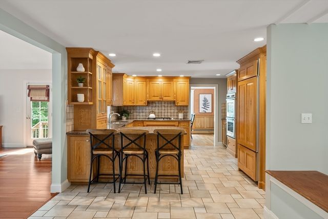 14 Harnden Road, Foxboro, MA 02035