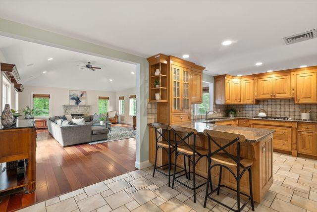 14 Harnden Road, Foxboro, MA 02035