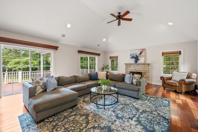 14 Harnden Road, Foxboro, MA 02035
