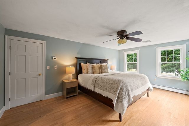 14 Harnden Road, Foxboro, MA 02035