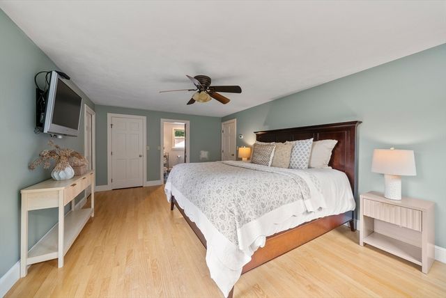 14 Harnden Road, Foxboro, MA 02035