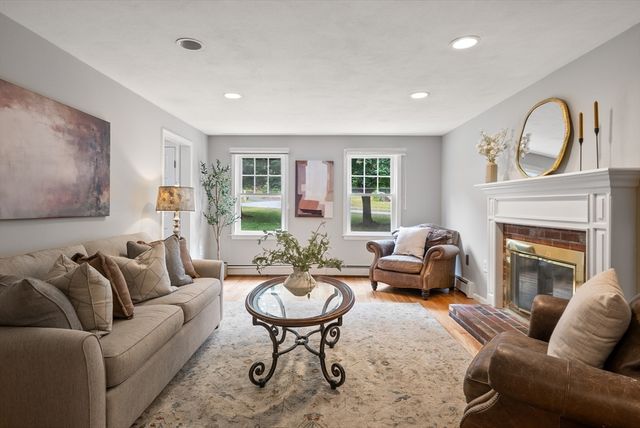 14 Harnden Road, Foxboro, MA 02035