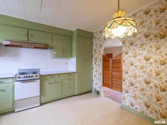 334 S NELSON Avenue, Morton, IL 61550