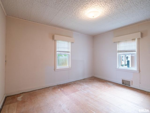 334 S NELSON Avenue, Morton, IL 61550
