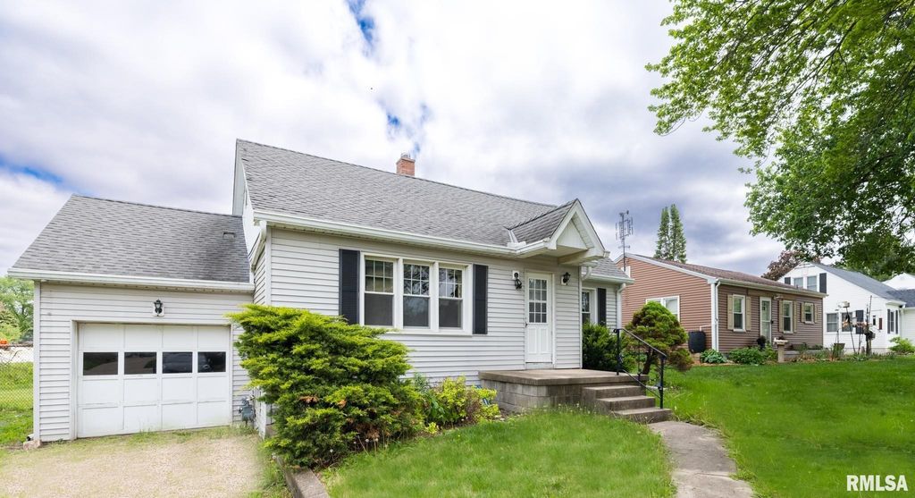 334 S NELSON Avenue, Morton, IL 61550