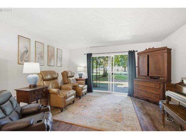 1929 Ne 19TH St, Gresham, OR 97030