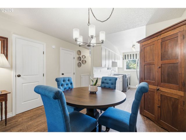 1929 Ne 19TH St, Gresham, OR 97030