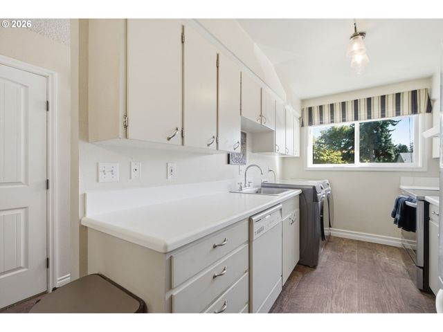 1929 Ne 19TH St, Gresham, OR 97030