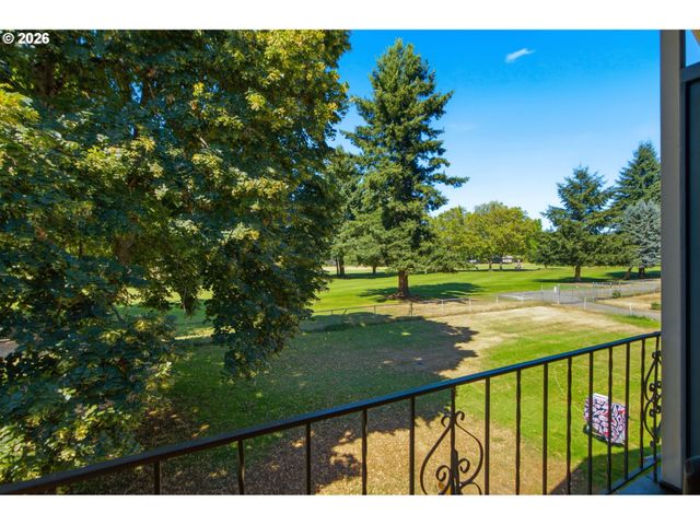 1929 Ne 19TH St, Gresham, OR 97030