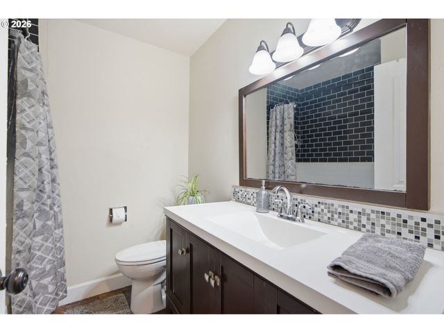 1929 Ne 19TH St, Gresham, OR 97030