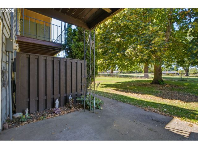 1929 Ne 19TH St, Gresham, OR 97030