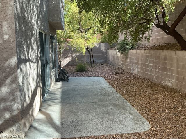 8737 Wintry Garden Avenue, Las Vegas, NV 89134