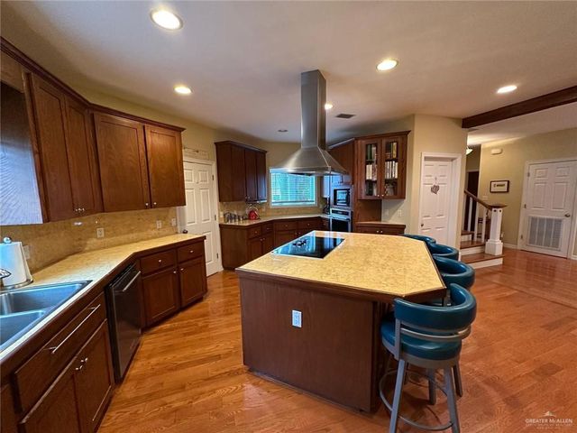 117 Palm Valley Circle, Harlingen, TX 78552