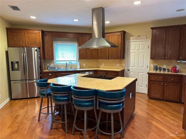 117 Palm Valley Circle, Harlingen, TX 78552