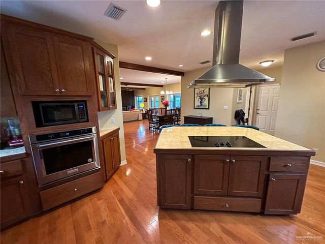 117 Palm Valley Circle, Harlingen, TX 78552