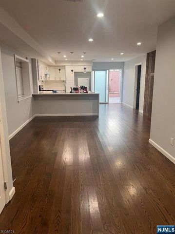 111 Pennington Street, Newark, NJ 07105
