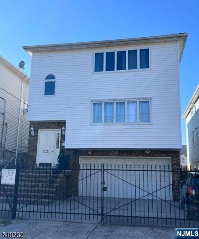 111 Pennington Street, Newark, NJ 07105