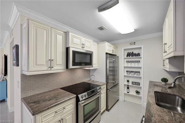 2100 Gulf Shore BLVD N 212, Naples, FL 34102