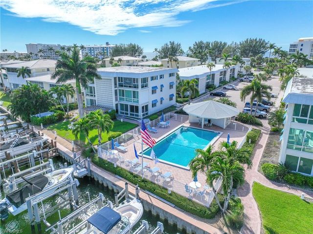 2100 Gulf Shore BLVD N 212, Naples, FL 34102