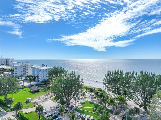 2100 Gulf Shore BLVD N 212, Naples, FL 34102