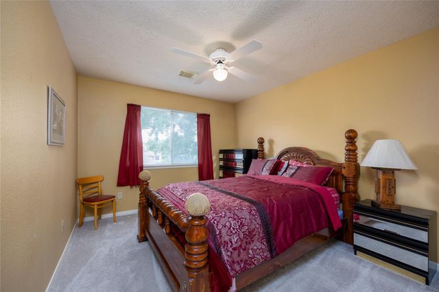 303 Welford Lane, Highlands, TX 77562