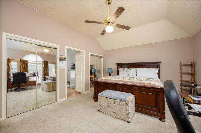 303 Welford Lane, Highlands, TX 77562