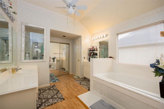 303 Welford Lane, Highlands, TX 77562