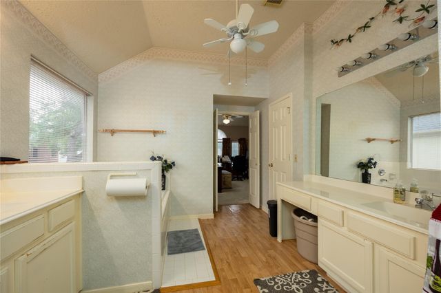 303 Welford Lane, Highlands, TX 77562