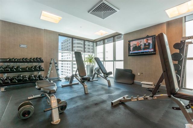 951 Brickell Ave 810, Miami, FL 33131