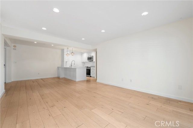 5257 Radford Ave 101, Valley Village, CA 91607