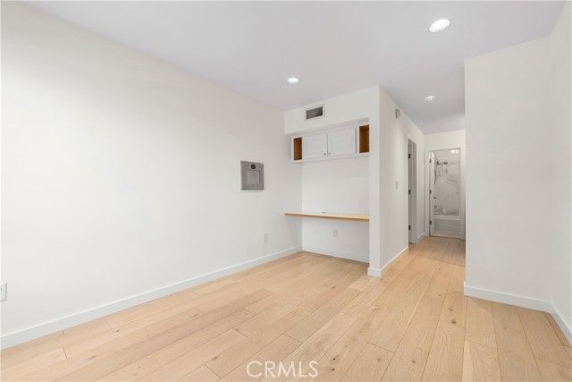 5257 Radford Ave 101, Valley Village, CA 91607