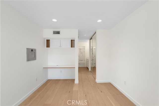 5257 Radford Ave 101, Valley Village, CA 91607