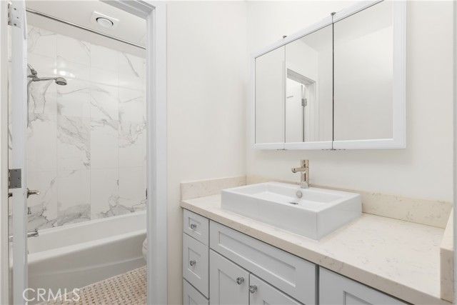 5257 Radford Ave 101, Valley Village, CA 91607