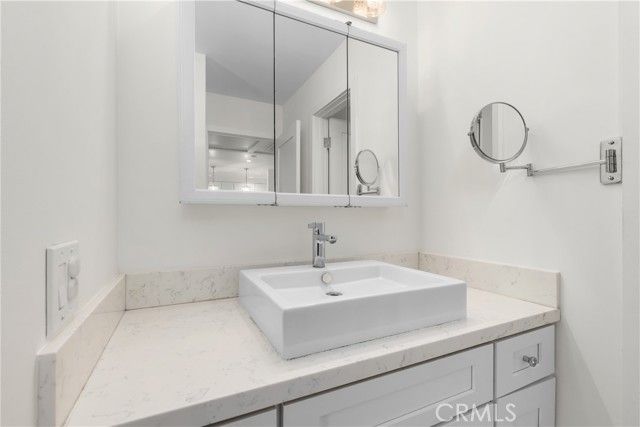 5257 Radford Ave 101, Valley Village, CA 91607