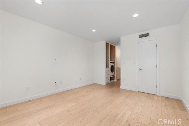 5257 Radford Ave 101, Valley Village, CA 91607