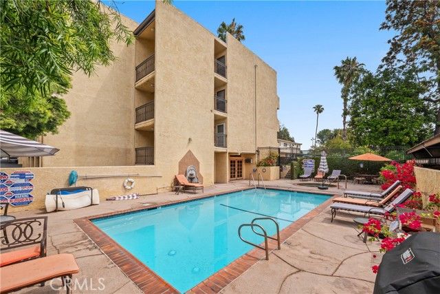 5257 Radford Ave 101, Valley Village, CA 91607